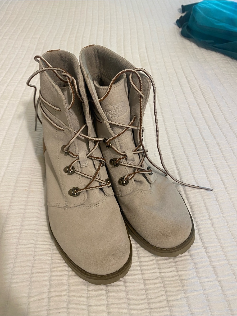 The North Face boots 8 excellent condition